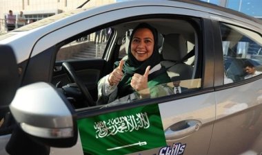 السعودية تصدر قرارًا باختيارية ارتداء العباءة لسائقات حافلات النقل المتخصص والتعليمي