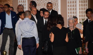 بالصور.. نجوم الفن في عزاء والد طارق الجناينى