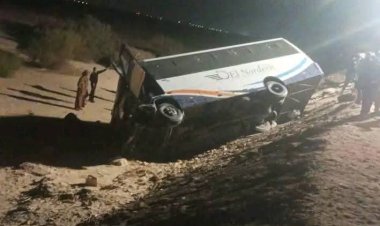 مصرع شخصين وإصابة 15 آخرين في حادث تصادم بين أتوبيس وسيارتين في أسيوط