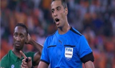 أمين عمر و"أبو الرجال" ضمن طاقم تحكيم نهائي كأس "إنتركونتيننتال"