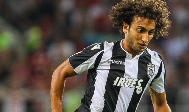 عمرو وردة يطلب تمثيل منتخب اليونان بدلا من مصر