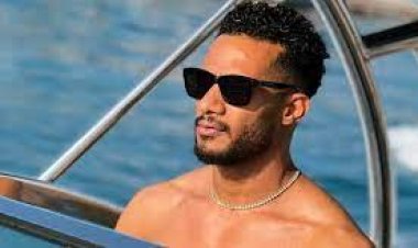 محمد رمضان أمام المحكمة للمعارضة على حكم حبسه.. والجمهور يلتفت حوله