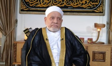 علماء الأزهر وشخصيات دبلوماسية يقدمون العزاء في الدكتور أحمد عمر هاشم بمسجد الشرطة