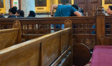 من مطرانية الجيزة..  الاستعدادات الأخيرة قبل تشييع جثامين ضحايا أسرة التجمع إلى مثواهم الأخير