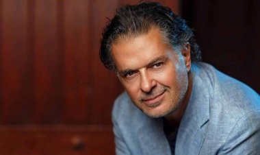 راغب علامة عن قبلة معجبة: الصورة التقطت خلف الكواليس