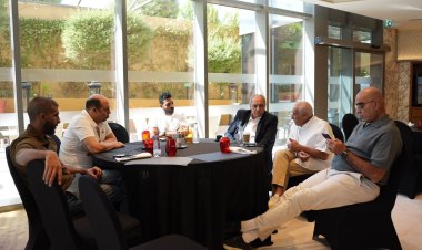 سفير مصر في السعودية يزور بعثة الزمالك في فندق الإقامة