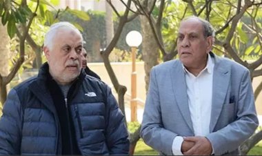 أشرف زكي يعلن انتهاء أزمة منير مكرم وعودته إلى مجلس نقابة المهن التمثيلية