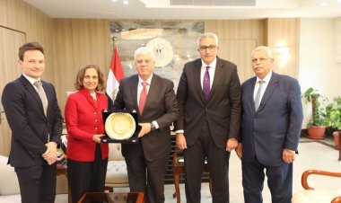 وزير التعليم العالي يلتقي بسفيرة كولومبيا لبحث التعاون المشترك