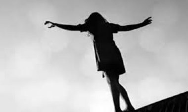 انتحار فتاة بسبب انفصال والديها وتركها المنزل بأكتوبر 