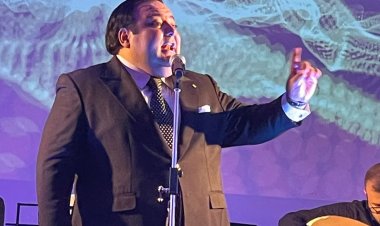 بدر رامي يشعل حفل مونتريال في كندا بأغاني طربية  