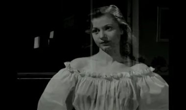 بطلة فيلم عفريتة إسماعيل ياسين.. وفاة الراقصة كيتي في أثينا عن عمر يناهز 96 عامًا