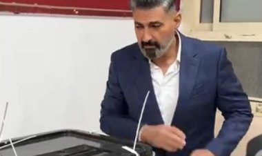 بعد أزمة تصريحاته بالجزائر.. ياسر جلال يدلي بصوته في انتخابات النواب