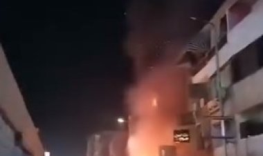 بالصور.. مصرع وإصابة «4» أشخاص فى حريق بـ«شادر كنافة وقطايف» بقنا