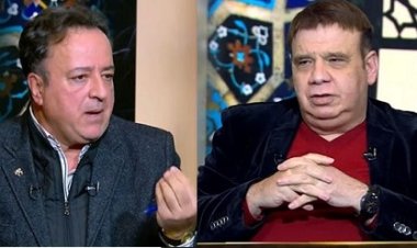 "بالأصول".. الكاتب الصحفي أيمن نور الدين ينتقد ياسمين عز بسبب محمد صبحي