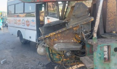 إصابة 8 أشخاص  إثر تصادم  سيارة ميكروباص وأخرى نقل  بطريق الواحات