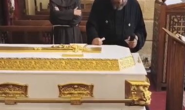 وصول جثمان هاني شنودة إلى كنيسة العذراء بالمعادي لأداء صلاة الجنازة