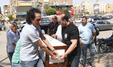 وصول جثمان الفنان أحمد جلال عبد القوى مسجد الحصري لأداء صلاة الجنازة