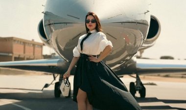 أسما إبراهيم تودع الإجازة وتعود للعمل داخل طائرة خاصة