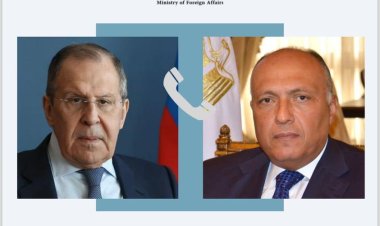 وزير الخارجية يجري اتصالاً هاتفياً مع نظيره الروسي