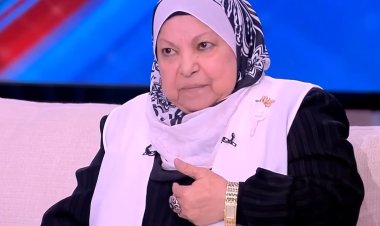 أستاذ فقه: يجوز للمرأة التبرع بأموالها دون علم زوجها