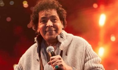 على أنغام أغنية «الفرحة».. محمد منير يشارك جمهوره أحدث ظهور له