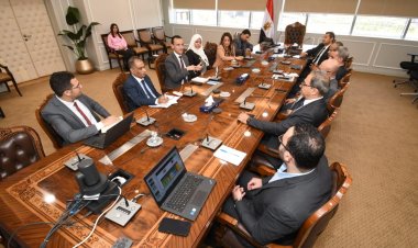 مساعد وزير الإسكان يبحث مع ممثلي شركة فرنسية سبل التعاون