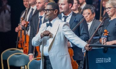 هاني فرحات يصنع التاريخ في قصر فرساي: أول مايسترو عربي يقود أوركسترا الأوبرا الملكية الفرنسية والسعودية