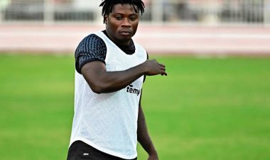 هاني حتحوت: المحترفون يهددون الزمالك بسبب المستحقات