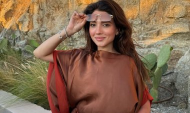 بعد زواجها من رجل الأعمال رامى سامو .. نارين بيوتي بـ إطلالة حديثة من شهر العسل في جزيرة ميكونوس باليونان