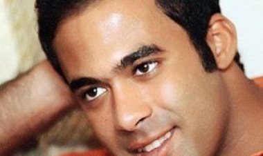 في ذكرى ميلاده.. رحلة هيثم أحمد زكي من انكسار «الفقد» إلى صدمة «النبوءة»