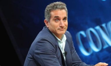 «خطوتين والقبر».. باسم يوسف يعلق على انتقادات مشاركته في «Arabs Got Talent»