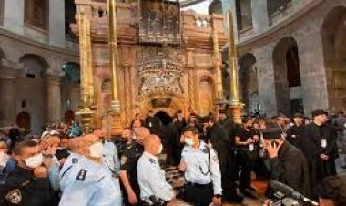 قوات الاحتلال تنتشر فى شوارع القدس وتنصب حواجزا حديدية بمحيط كنيسة القيامة