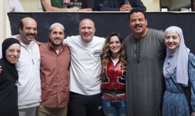 حاتم صلاح يوجه رسالة للجمهور بعد صدارة «برشامة» لشباك التذاكر