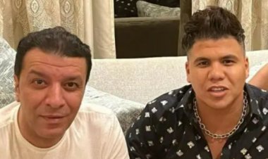 يا جماعة ده وقته؟.. انفعال مصطفى كامل في عزاء نجل عضو نقابة الموسيقيين بسبب عمر كمال وعبد السلام