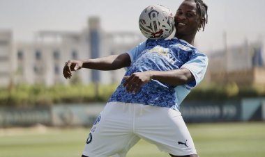 بيراميدز يعلن التعاقد مع النيجيري "صديق أوجولا"