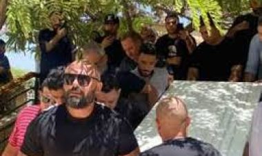 انهيار أحمد صلاح حسني.. لقطات من جنازة حما أمير كرارة بحضور مشاهير الرياضة ووزير التموين| صور