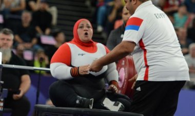 حاصلة علي ميدالية بارالمبية تحقق حلمها بفضل تضحية زوجها: مسافرش مع بعثة الطائرة وخسر الميدالية علشاني 
