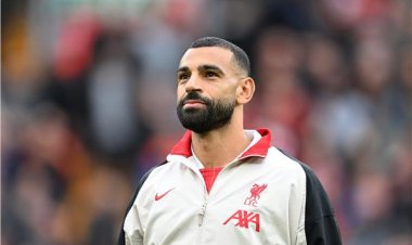 "وعد فأوفى".. صلاح يهنئ مدرب توتنهام بلقب الدوري الأوروبي