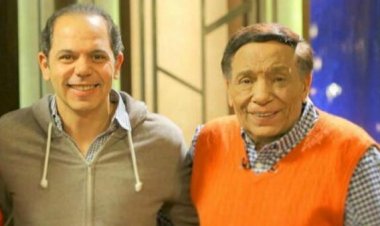 رامي إمام ينفي شائعة سداد والده لديون مصر مقابل وضع صورته على الجنيه