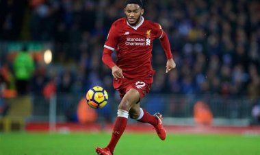 إصابة قوية لمدافع ليفربول وغيابه لفترة طويلة