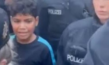 بسبب علم فلسطين.. الشرطة الألمانية هاجمت طفلا وطاردته في شوارع برلين