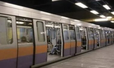 «خلع هدومه»... شاب يتجرد من ملابسه بالكامل للحصول على تذكرة بمترو الدقي