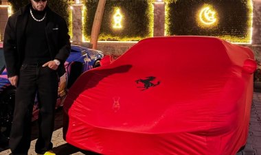 عشان معملش مسلسل.. محمد رمضان يصالح نفسه بـ فيراري جديدة ويحير الجمهور