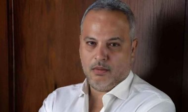 والد تامر عبد المنعم يغادر غرفة العمليات عقب إجراء جراحة في مفصل الفخذ