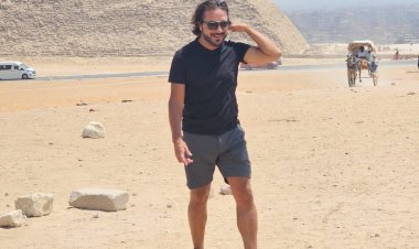 النجم العالمي إنريكي أرسي يزور الأهرامات وشارع المعز في القاهرة