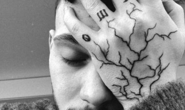 "لازم يبقى اسمك".. الشامي يخلد اسم شقيقه الراحل بوشم على يده