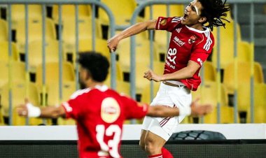 الأهلي يفوز على سموحة بهدف وينفرد بصدارة الدوري