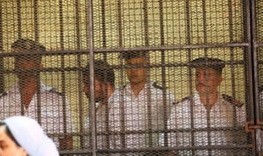 سفاح التجمع أمام المحكمة: بحب أساعد الناس واتعذبت وأنا مريض