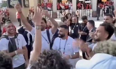 محمد حماقي يعيد نشر فيديو رقص لاعبي المنتخب على أغنيته مصر حبيبتي