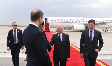 رئيس العراق يصل أربيل لبحث الملفات المشتركة وتعزيز العلاقات